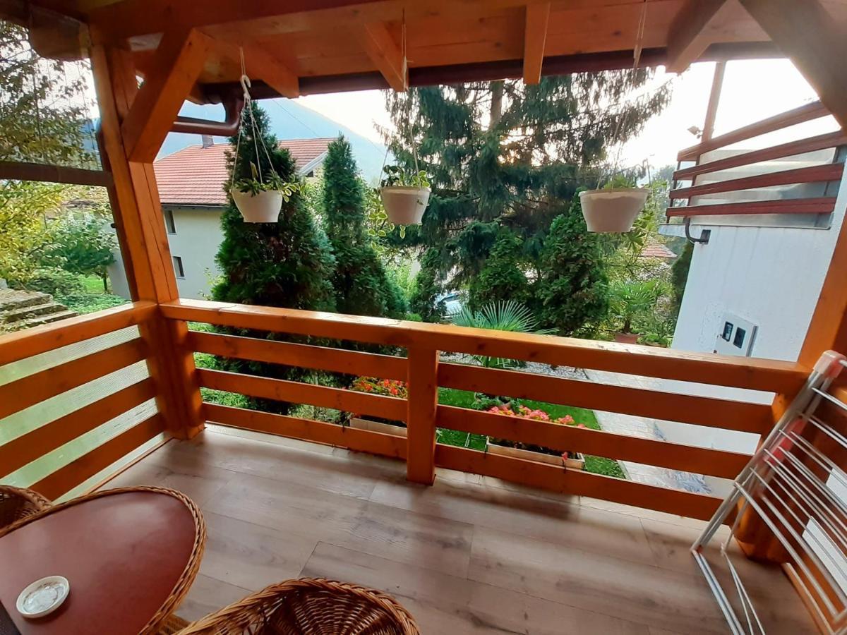 Obiteljski Apartman Borovi Visoko Exterior foto