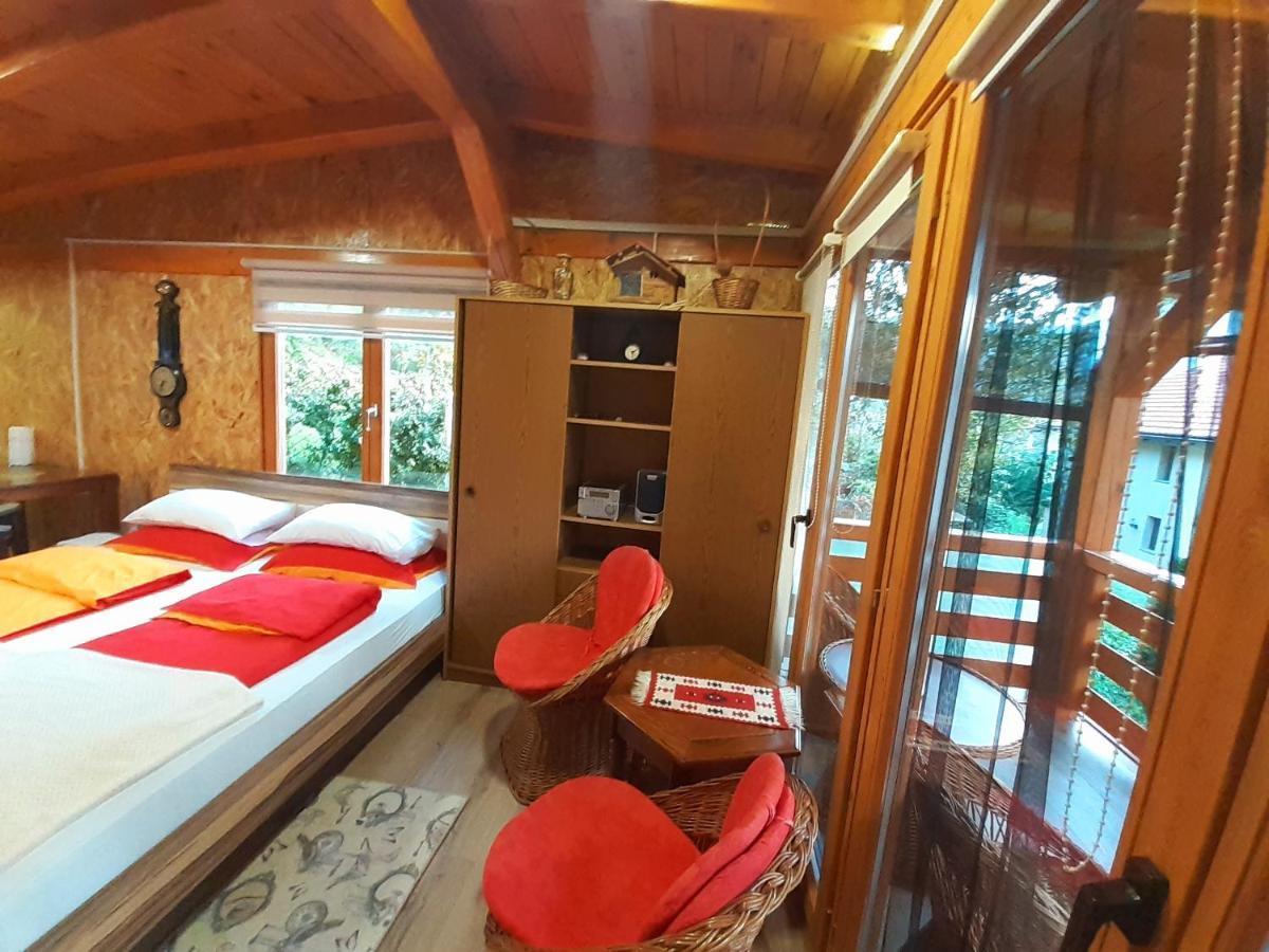 Obiteljski Apartman Borovi Visoko Exterior foto