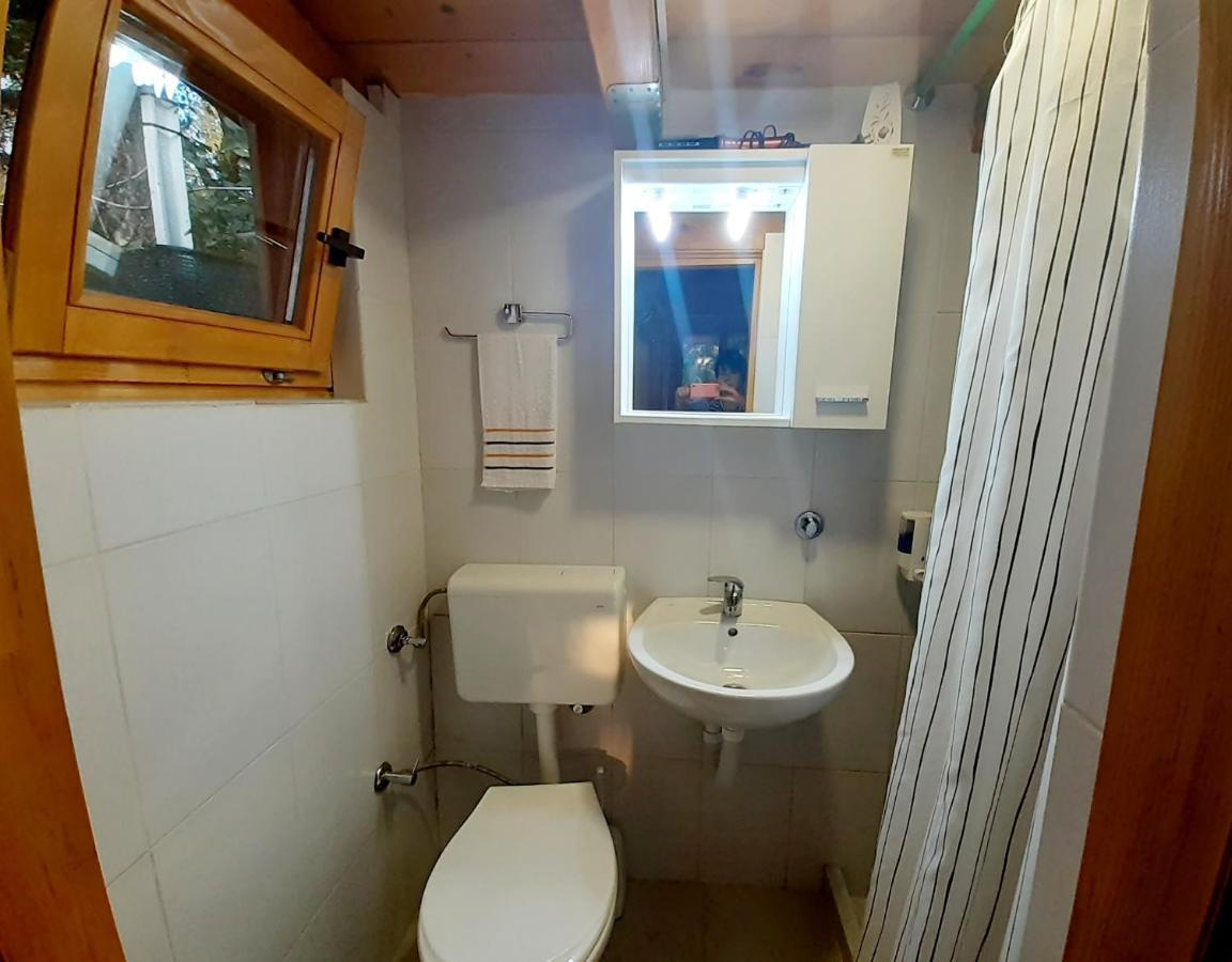 Obiteljski Apartman Borovi Visoko Exterior foto