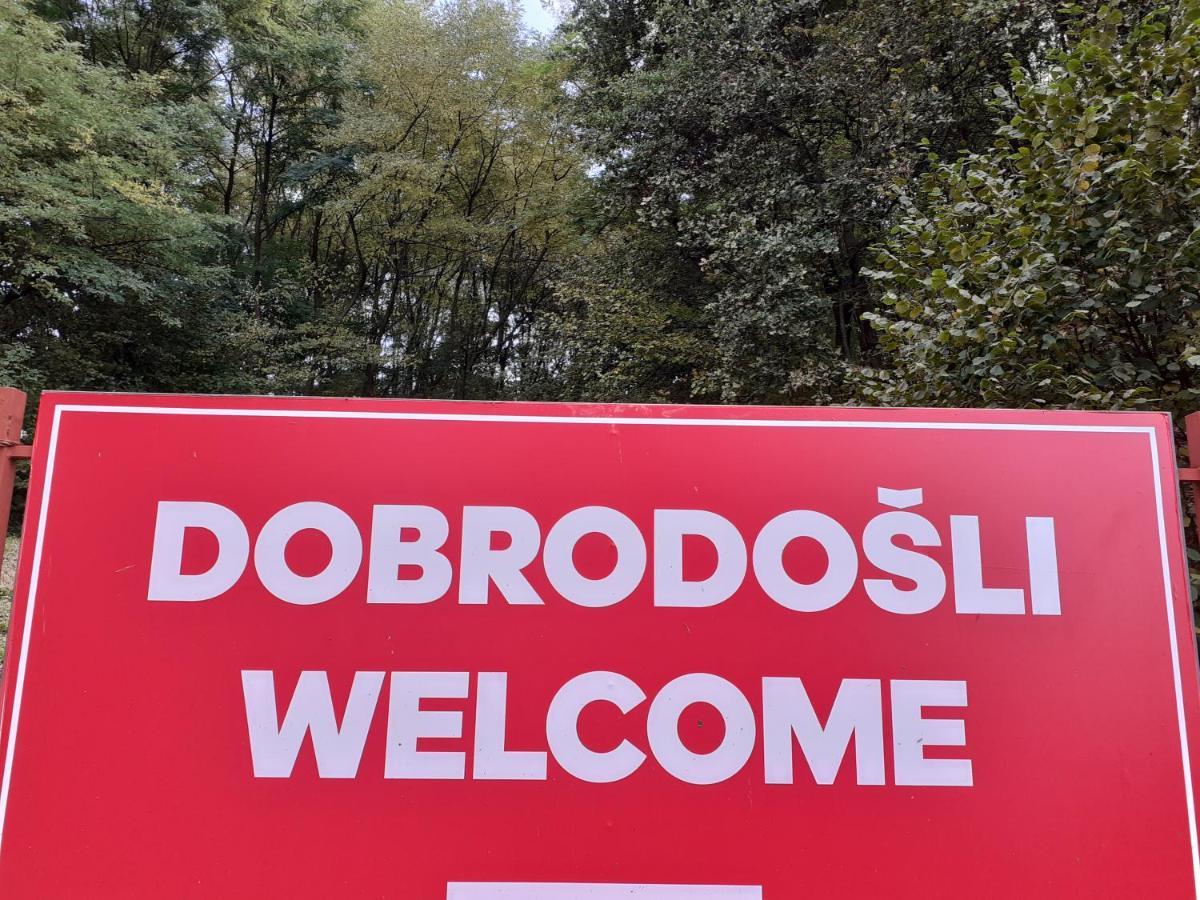 Obiteljski Apartman Borovi Visoko Exterior foto