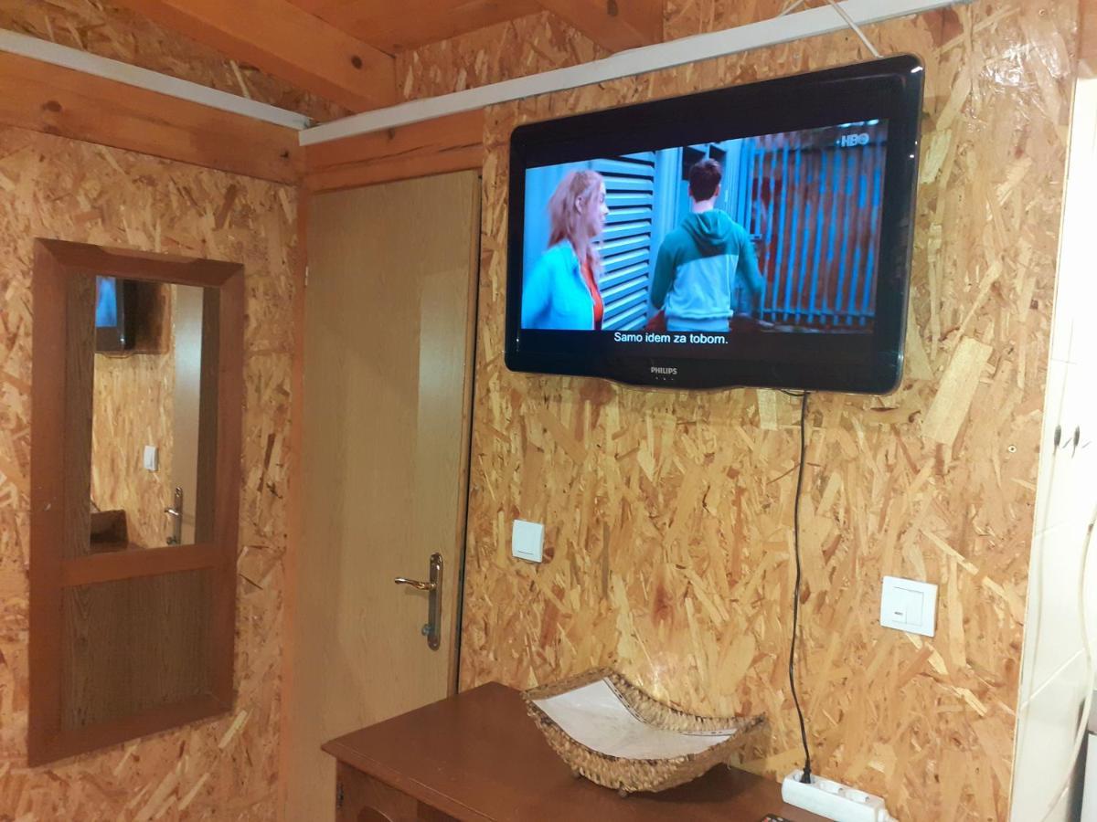 Obiteljski Apartman Borovi Visoko Exterior foto